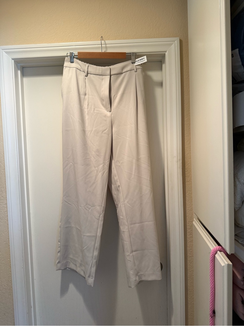 Old Navy Cream Dress Pants NWT